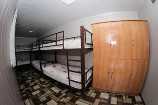Загородные дома TES Hotel Ош Спальное место на двухъярусной кровати в общем номере для женщин-2